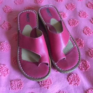 Born pink leather sandal size 8